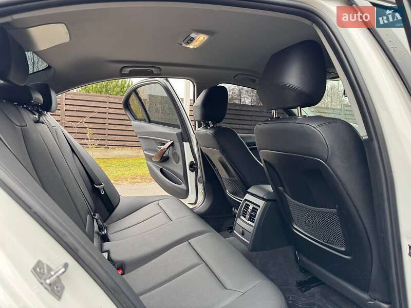 Седан BMW 3 Series 2014 в Киеве