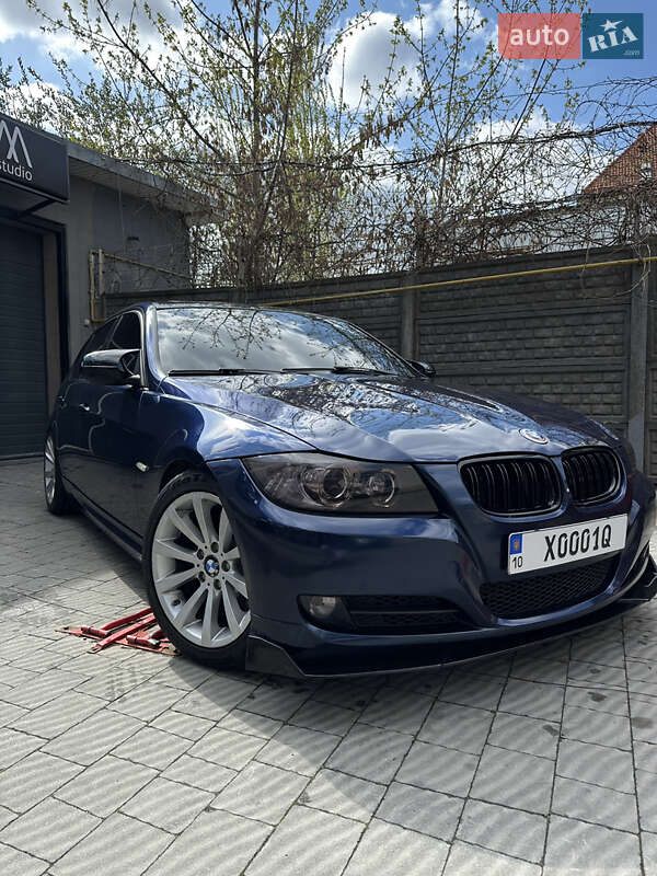 Седан BMW 3 Series 2010 в 