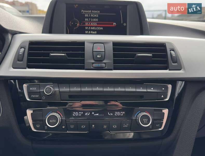 Седан BMW 3 Series 2015 в Львові