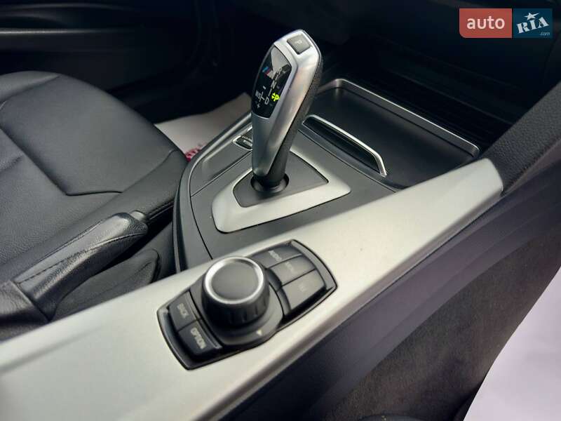 Седан BMW 3 Series 2015 в Львові