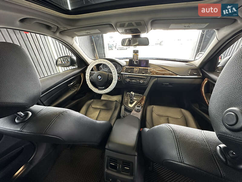 Седан BMW 3 Series 2013 в Чернівцях