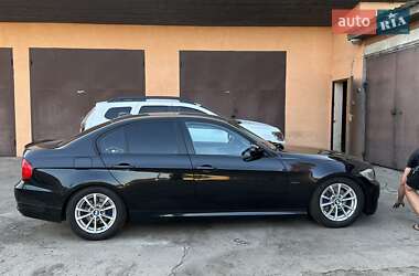 Седан BMW 3 Series 2010 в 