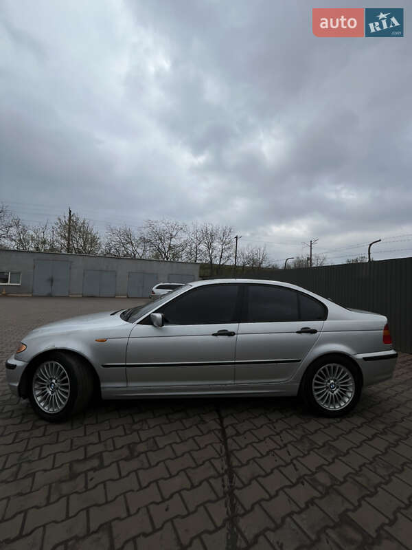 Седан BMW 3 Series 2002 в Кривом Роге