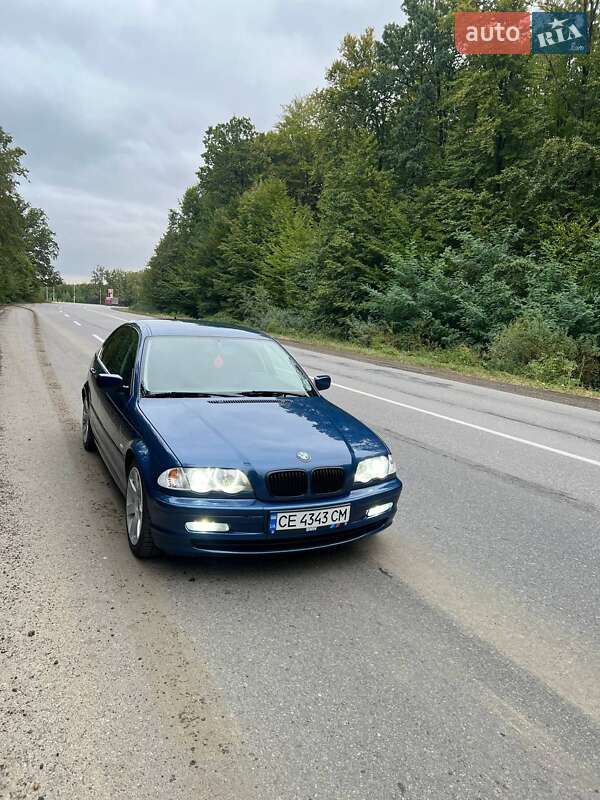 Седан BMW 3 Series 2001 в Глыбокой