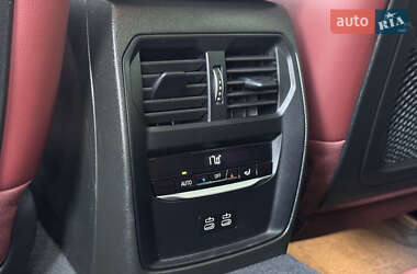 Седан BMW 3 Series 2023 в 