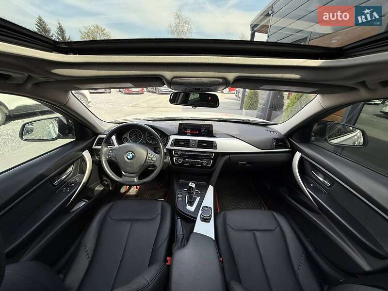 Седан BMW 3 Series 2018 в Ровно