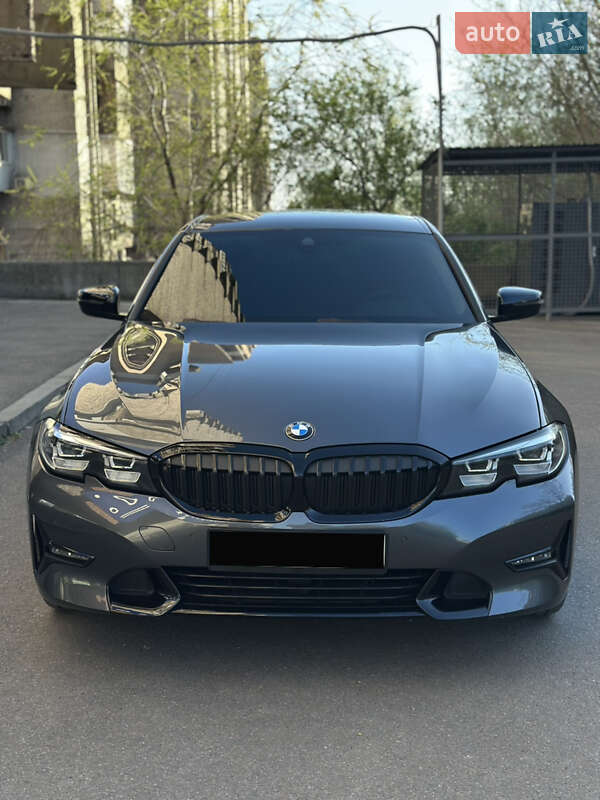 Седан BMW 3 Series 2019 в 