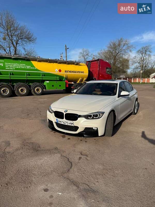Седан BMW 3 Series 2012 в Коростене