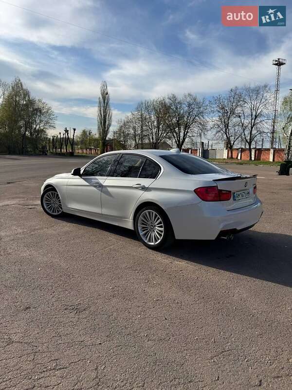 Седан BMW 3 Series 2012 в Коростене