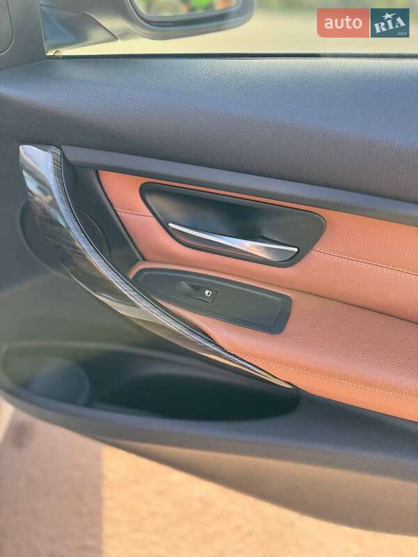Седан BMW 3 Series 2012 в Коростене
