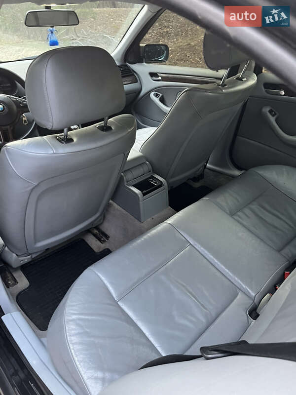 Седан BMW 3 Series 2003 в Полтаве