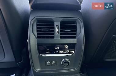 Седан BMW 3 Series 2019 в 