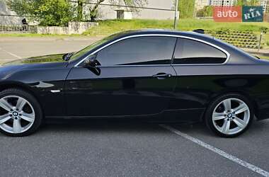 Купе BMW 3 Series 2010 в 
