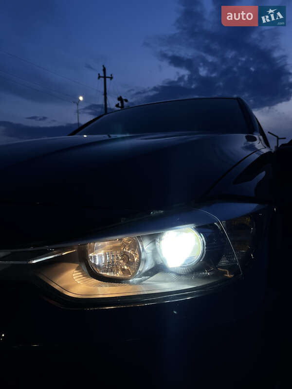 Седан BMW 3 Series 2015 в Луцьку
