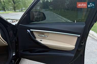 Седан BMW 3 Series 2017 в 