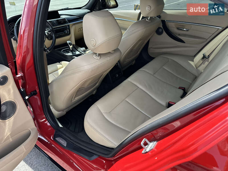 Седан BMW 3 Series 2015 в Львові