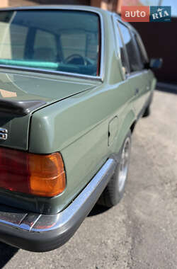 Седан BMW 3 Series 1984 в 
