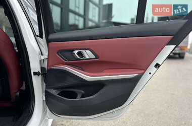 Седан BMW 3 Series 2022 в 