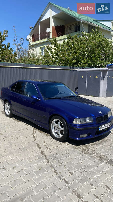 Седан BMW 3 Series 1992 в Одессе