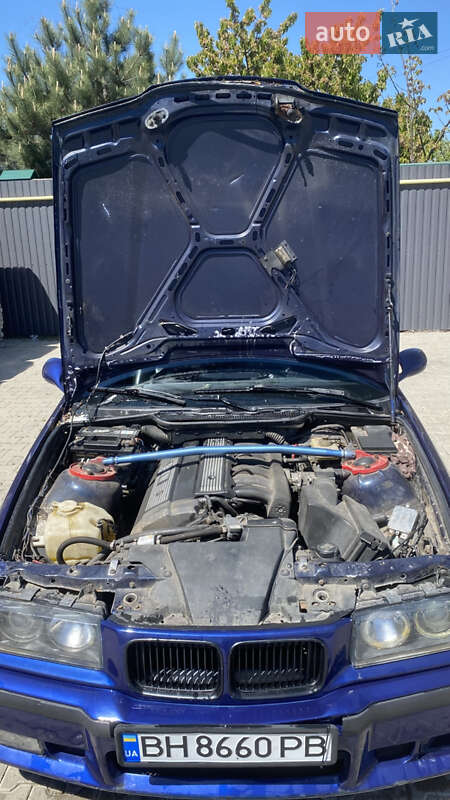 Седан BMW 3 Series 1992 в Одессе