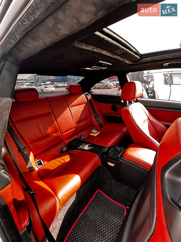 Купе BMW 3 Series 2010 в Киеве фото 23 Купе BMW 3 Series 2010 в Киеве