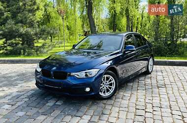 Седан BMW 3 Series 2017 в 