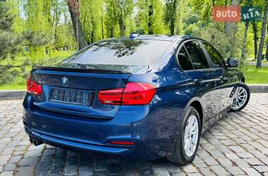 Седан BMW 3 Series 2017 в 