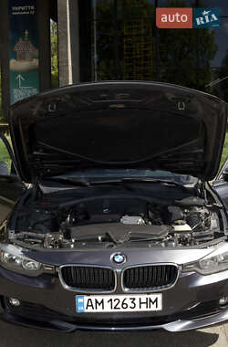 Седан BMW 3 Series 2015 в 