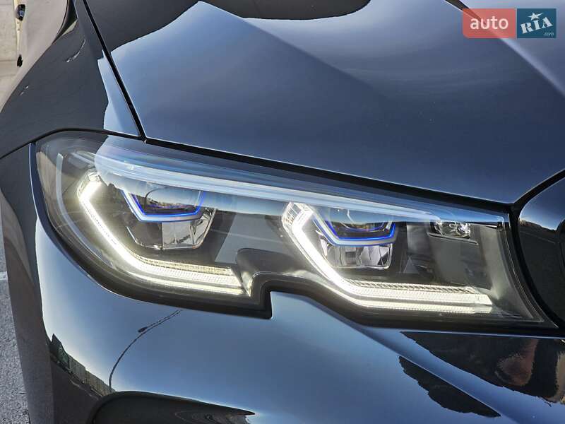 Седан BMW 3 Series 2022 в Киеве