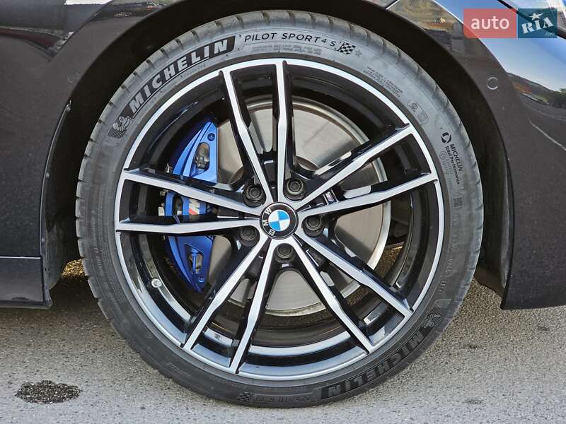 Седан BMW 3 Series 2022 в Киеве