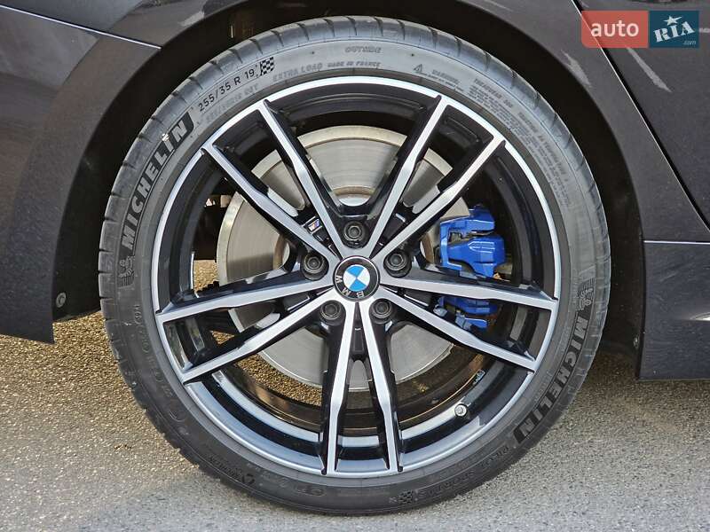 Седан BMW 3 Series 2022 в Киеве