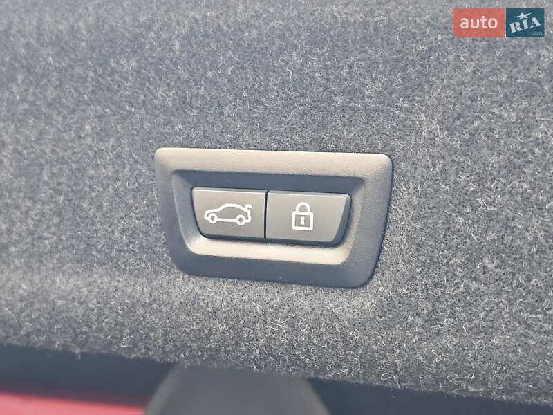 Седан BMW 3 Series 2022 в Киеве