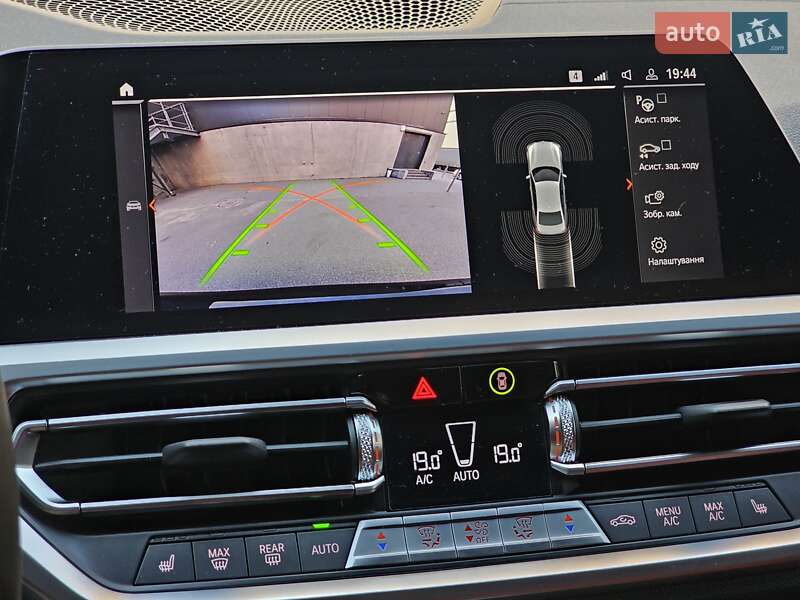 Седан BMW 3 Series 2022 в Киеве