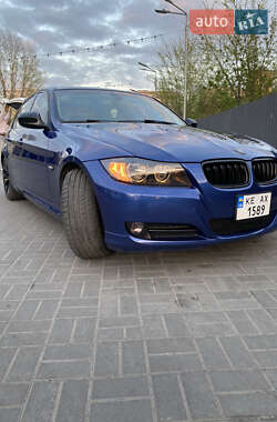 Седан BMW 3 Series 2011 в 