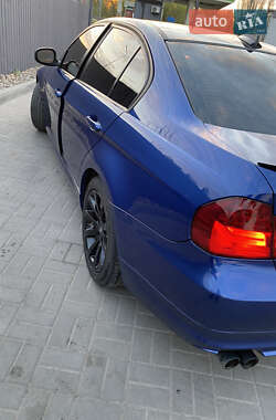 Седан BMW 3 Series 2011 в 