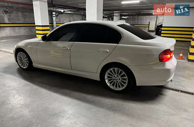 Седан BMW 3 Series 2011 в 