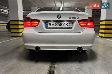 Седан BMW 3 Series 2011 в 