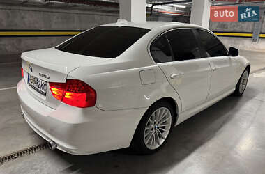 Седан BMW 3 Series 2011 в 
