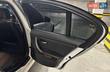 Седан BMW 3 Series 2011 в 