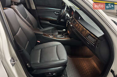 Седан BMW 3 Series 2011 в 