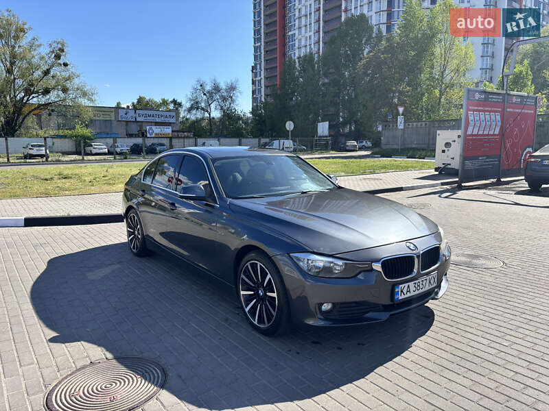 Седан BMW 3 Series 2015 в 