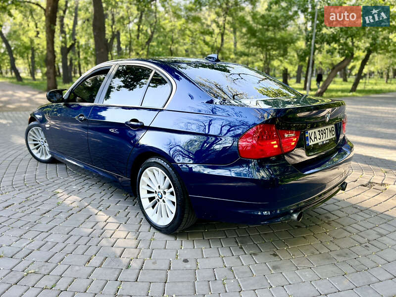 Седан BMW 3 Series 2010 в Одесі