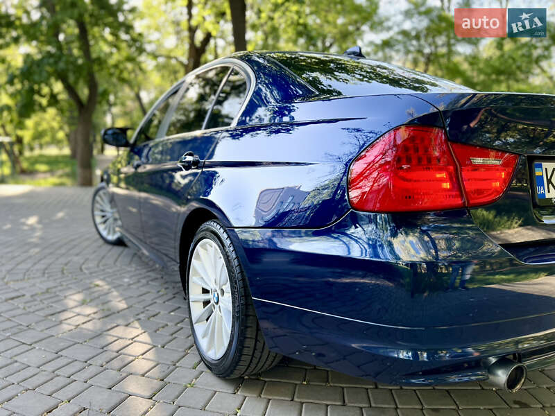 Седан BMW 3 Series 2010 в Одесі