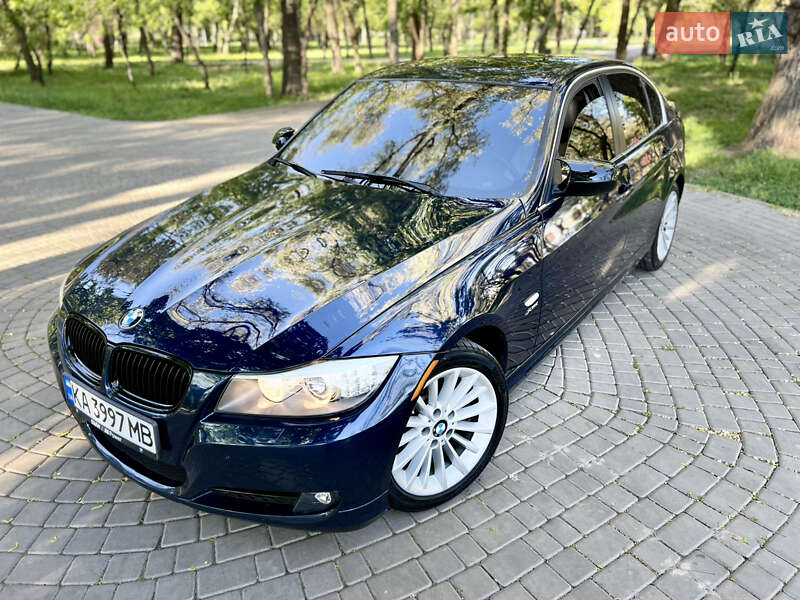 Седан BMW 3 Series 2010 в Одесі