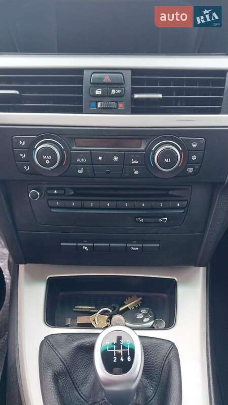 Універсал BMW 3 Series 2011 в Дерно