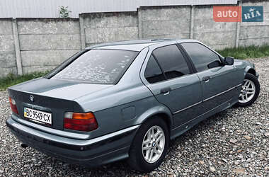 Седан BMW 3 Series 1993 в 