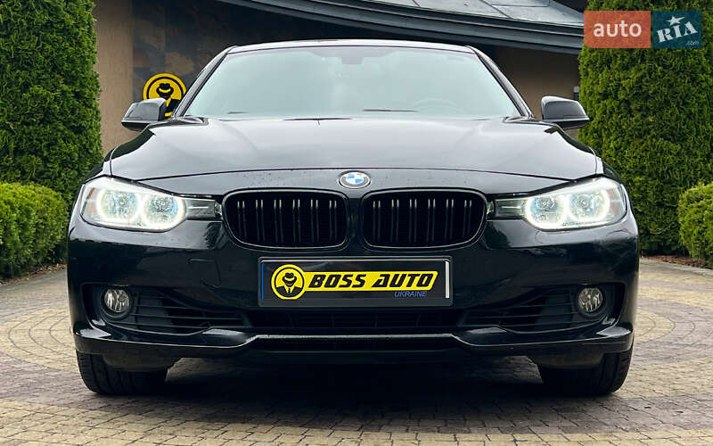 Седан BMW 3 Series 2013 в Львові