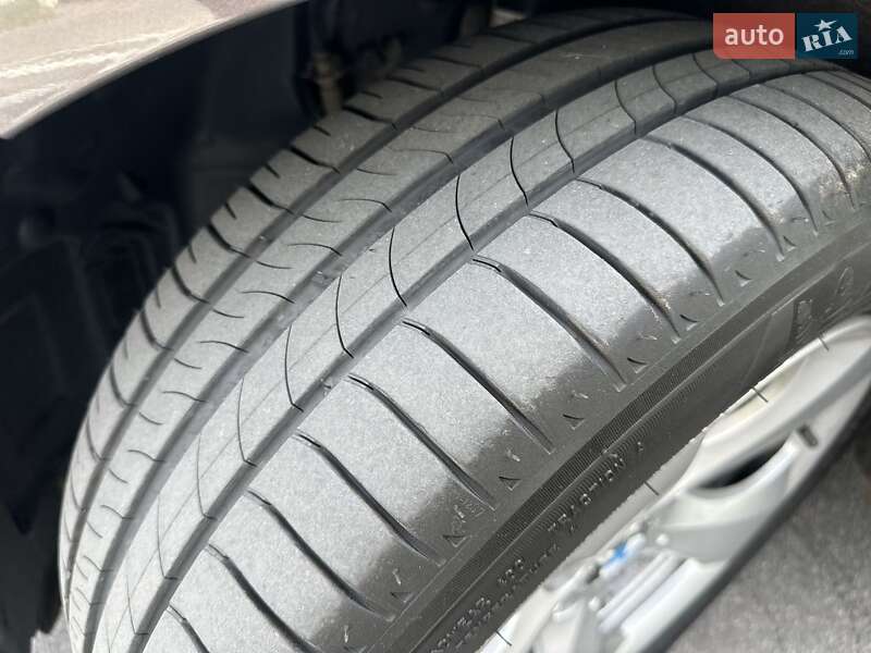 Седан BMW 3 Series 2012 в Вінниці