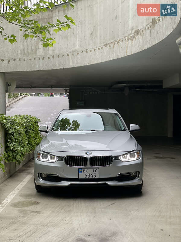 Седан BMW 3 Series 2014 в Ровно фото 5 Седан BMW 3 Series 2014 в Ровно