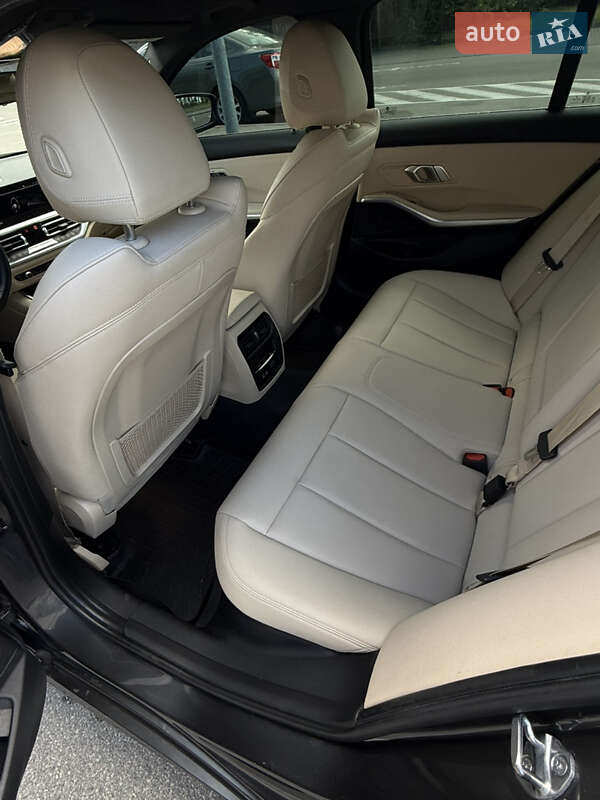 Седан BMW 3 Series 2019 в Києві